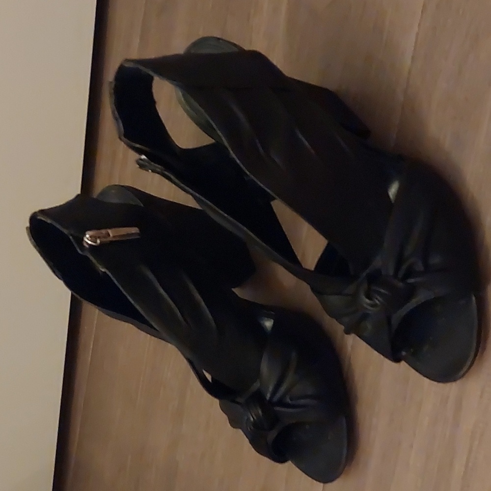 Vince Camuto Leather Sandals